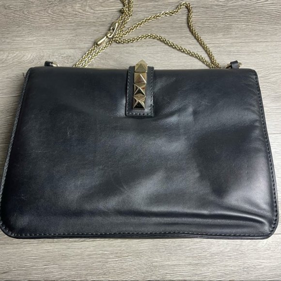 VALENTINO Garavani Black/Gold Large Glam Lock Bag - Picture 14 of 16